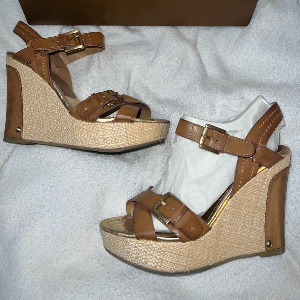 Audrey Brooke abhollie size 7.5 medium. Pretty cognac color